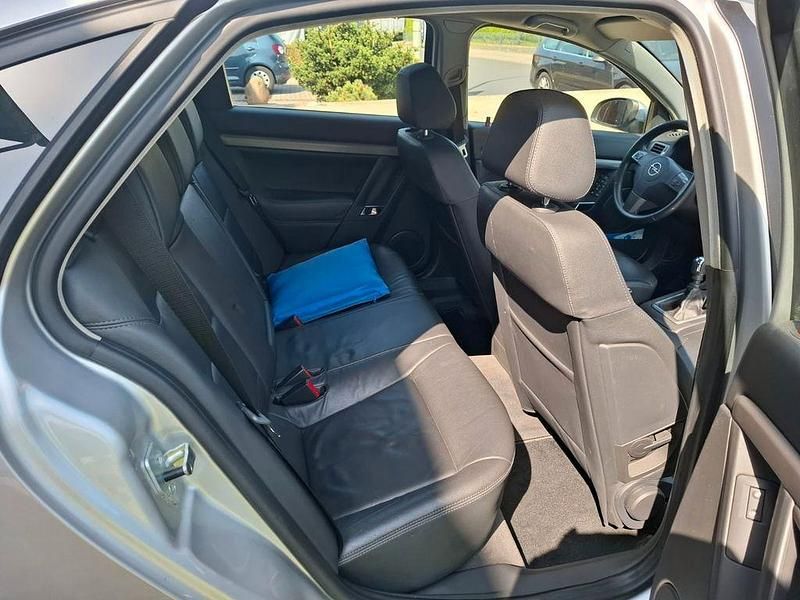 Gebraucht Opel Vectra Edition 155 PS (114 kW) 2006 Silber Limousine