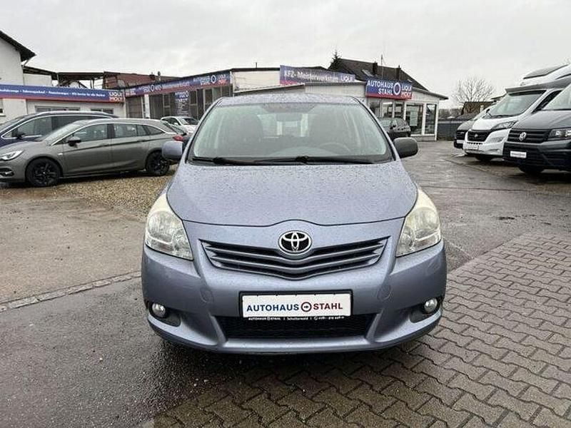 Gebraucht Toyota Verso Life 132 PS (97 kW) 2010 Quarzblau metallic Van / Kleinbus