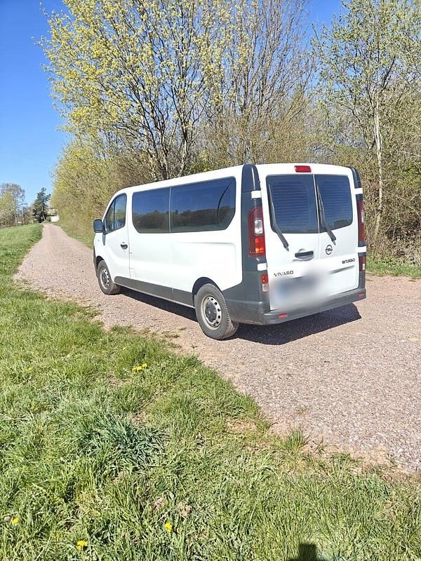 Gebraucht Opel Vivaro 125 PS (91 kW) 2017 Weiß Van / Kleinbus