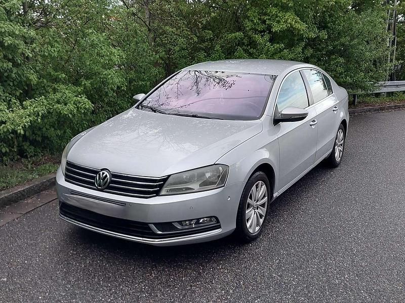 Gebraucht VW Passat Comfortline 122 PS (89 kW) 2011 Silber Limousine