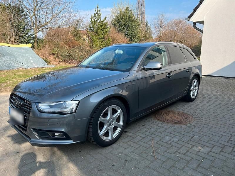 Gebraucht Audi A4 143 PS (105 kW) 2012 Grau Kombi