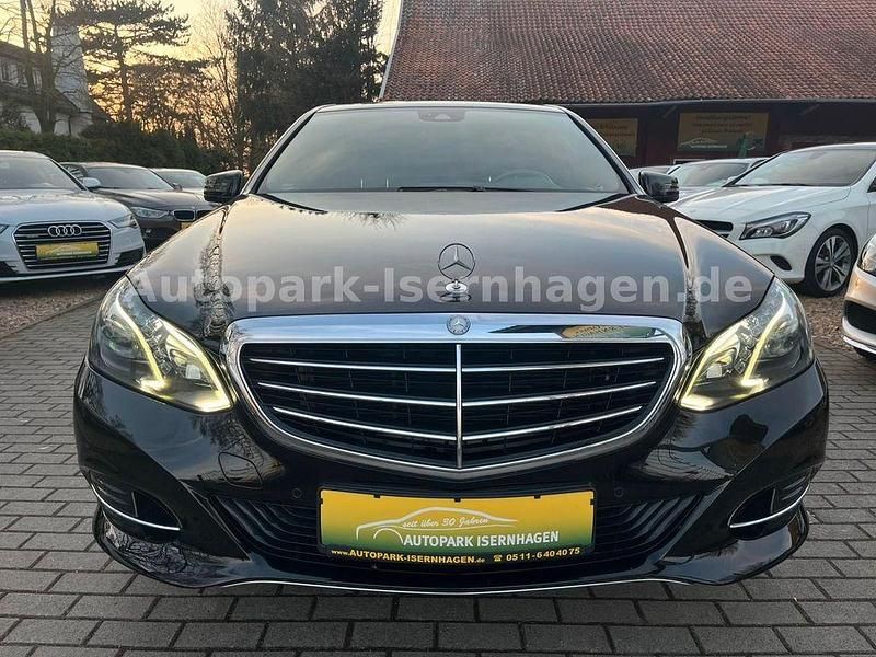 Gebraucht Mercedes E200 Elegance 184 PS (135 kW) 2014 Schwarz Limousine