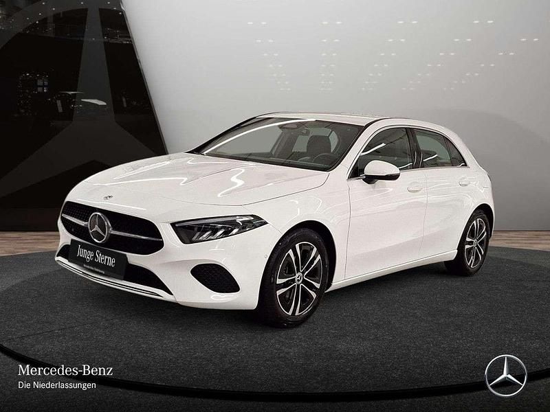 Gebraucht Mercedes A200 Progressive 163 PS (119 kW) 2024 Weiß Limousine
