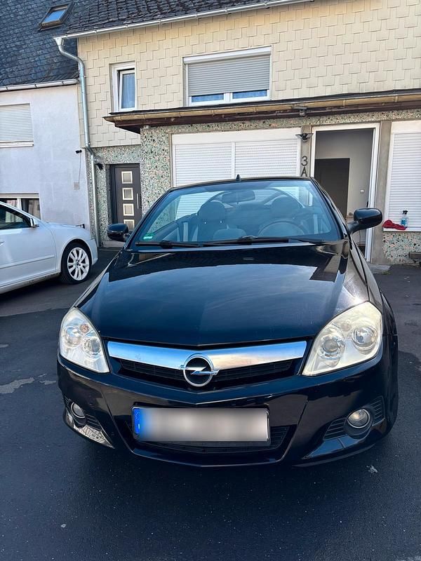 Schwarz Gebraucht 2009 Opel Tigra Cabrio | 2.200 € (Fairer Preis) - Bild 1/4
