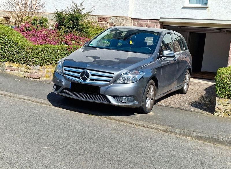 Gebraucht Mercedes B180 122 PS (89 kW) 2013 Van / Kleinbus