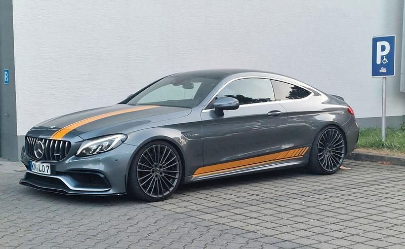 Grau Gebraucht 2016 Mercedes C63 AMG AMG Coupé | 53.500 € (Fairer Preis) - Bild 1/4