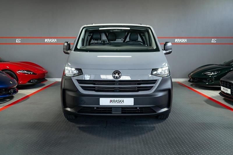 Neu VW T6.1 100 kW (136 PS) 2026 Stone grey Van