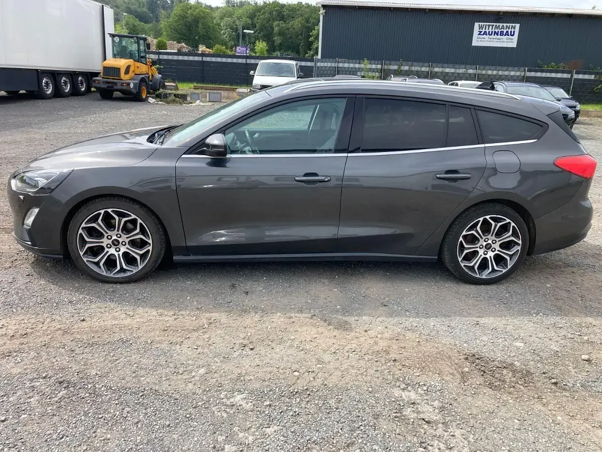 Gebraucht Ford Focus Titanium 150 PS (110 kW) 2018 Grau Kombi