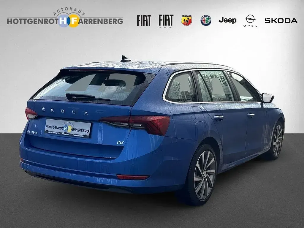 Gebraucht Skoda Octavia First Edition 204 PS (150 kW) 2021 Blau Kombi