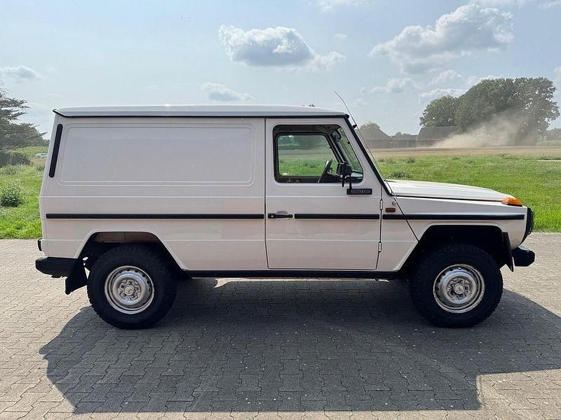 Weiß Gebraucht 1988 Mercedes G280 SUV | 49.900 € - Bild 1/4