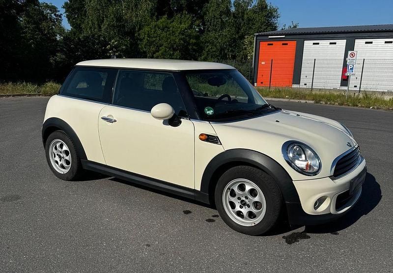 Weiß Gebraucht 2013 Mini One D Kleinwagen | 5.499 € (Fairer Preis) - Bild 1/4