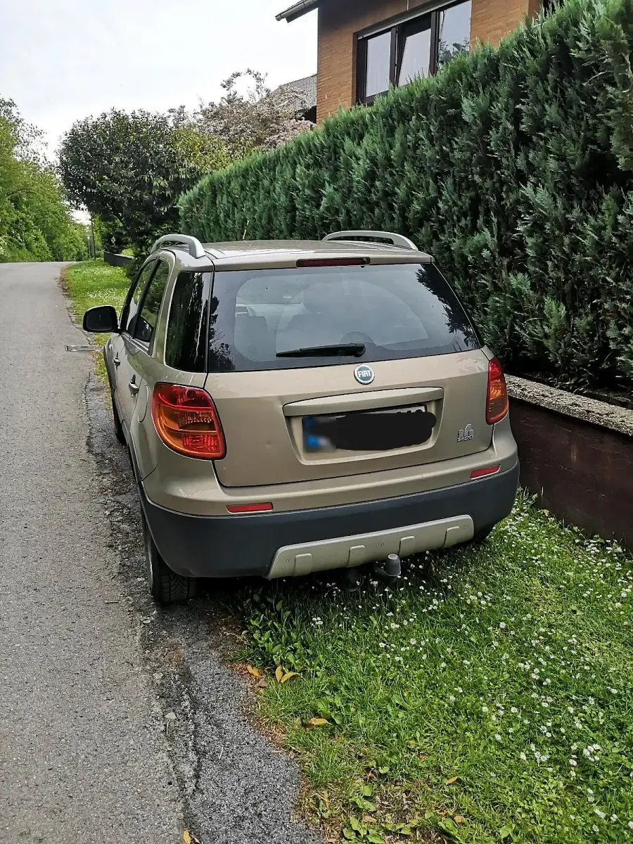 Gebraucht Fiat Sedici 120 PS (88 kW) 2007 Gold SUV