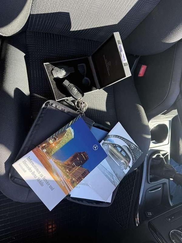 Gebraucht Mercedes A160 95 PS (69 kW) 2011 Polarsilber  metalliclack Kleinwagen