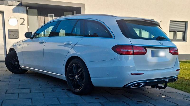 Gebraucht Mercedes E220 194 PS (142 kW) 2017 Weiß Kombi