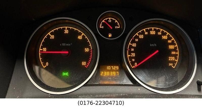 Second-hand Opel Astra Edition 101 CP (74 kW) 2009 Galben Berlinǎ