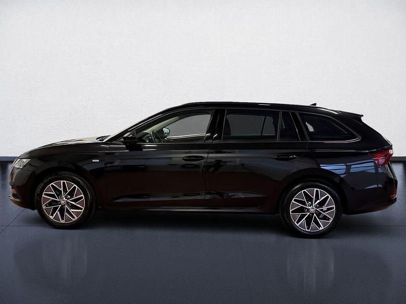 Gebraucht Skoda Octavia Ambition 150 PS (110 kW) 2023 Blackmagic perleffekt Kombi
