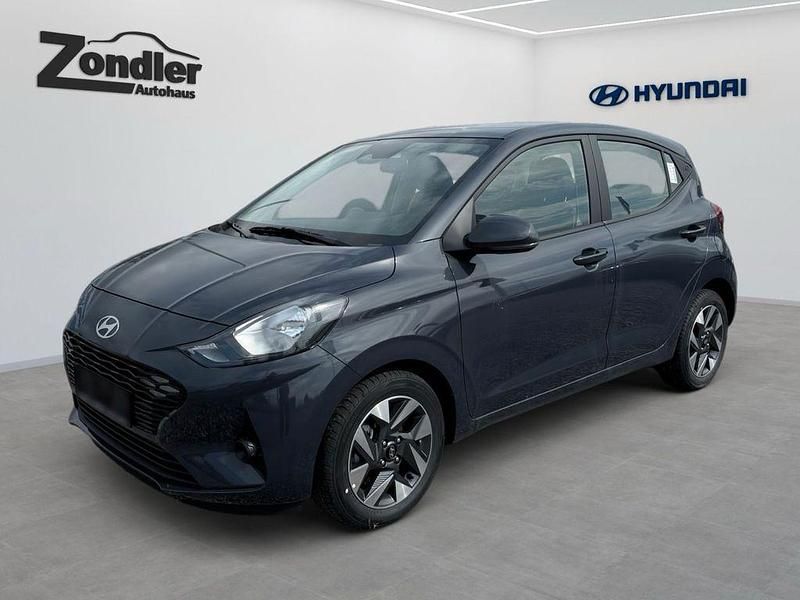 Grau Neu 2025 Hyundai i10 Trend Kleinwagen | 15.990 € (Guter Preis) - Bild 1/4