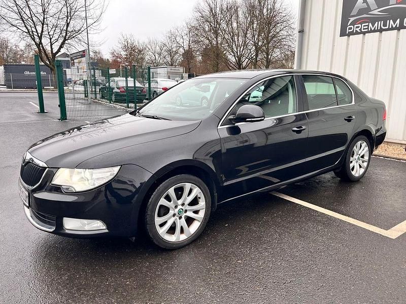 Gebraucht Skoda Superb Ambition 105 PS (77 kW) 2013 Schwarz Limousine
