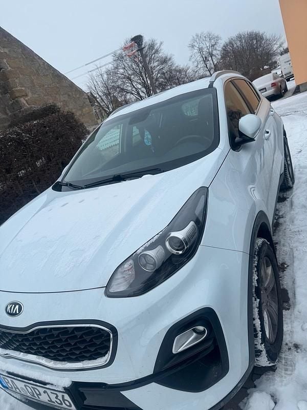 Weiß Gebraucht 2020 Kia Sportage SUV | 17.500 € (Fairer Preis) - Bild 1/4