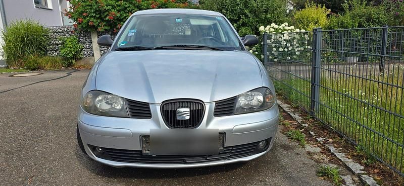 Silber Gebraucht 2004 Seat Ibiza Kleinwagen | 700 € (Guter Preis) - Bild 1/4