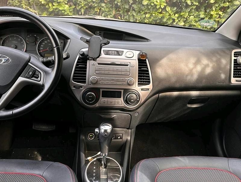 Gebraucht Hyundai i20 101 PS (74 kW) 2009 Grau Kleinwagen