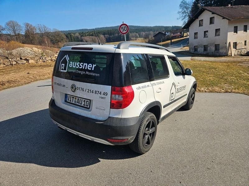 Gebraucht Skoda Yeti Elegance 105 PS (77 kW) 2011 Weiß SUV