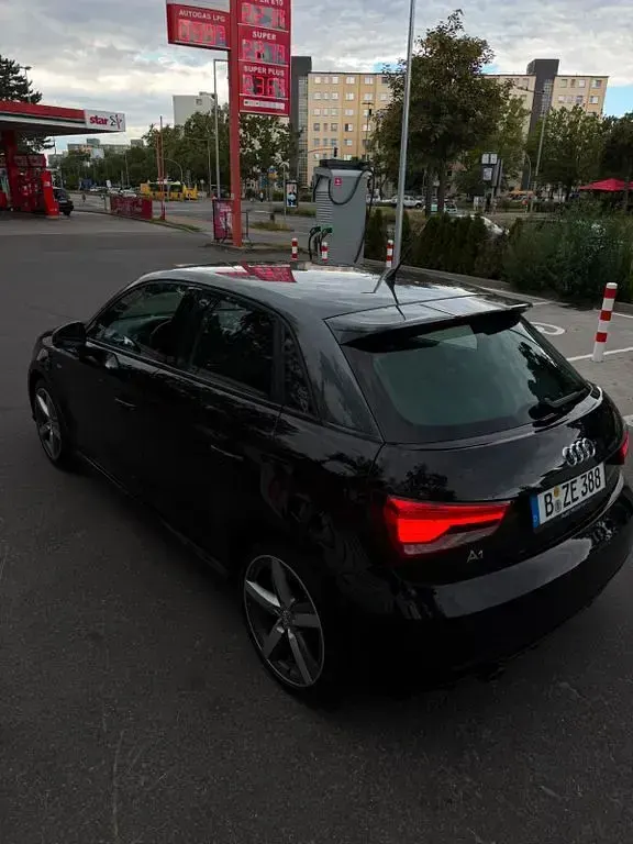 Gebraucht Audi A1 Sportback S-Line 95 PS (69 kW) 2018 Schwarz Kleinwagen