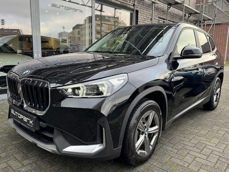 Schwarz Gebraucht 2024 BMW X1 SUV | 39.690 € (Superpreis) - Bild 1/4