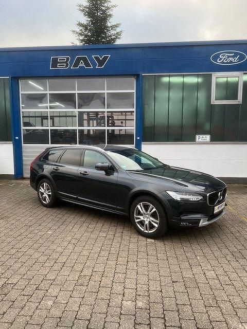 Grau Gebraucht 2018 Volvo V90 CC Basis Kombi | 20.900 € (Guter Preis) - Bild 1/4