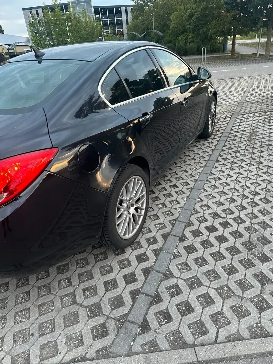 Gebraucht Opel Insignia 160 PS (117 kW) 2008 Schwarz Limousine