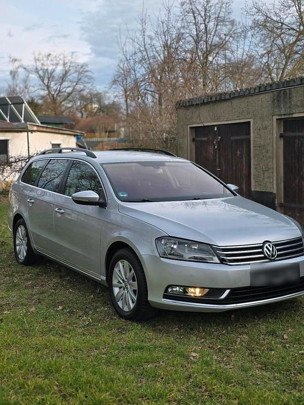 Gebraucht VW Passat 140 PS (102 kW) 2013 Grau Kombi