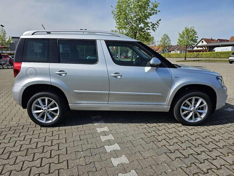 Gebraucht Skoda Yeti Joy 125 PS (91 kW) 2016 Silber SUV