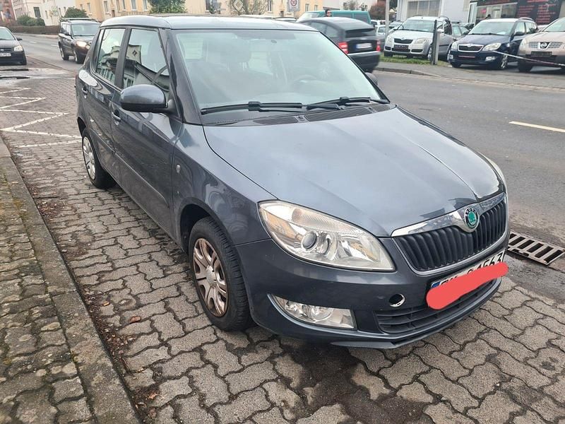 Gebraucht Skoda Fabia 60 PS (44 kW) 2012 Grau Limousine