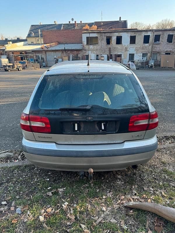 Gebraucht Volvo V40 90 PS (66 kW) 2000 Silber Kombi