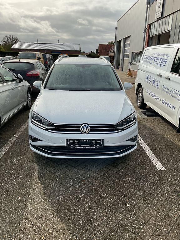 Weiß Gebraucht 2018 VW Golf Highline SUV | 15.999 € (Guter Preis) - Bild 1/4