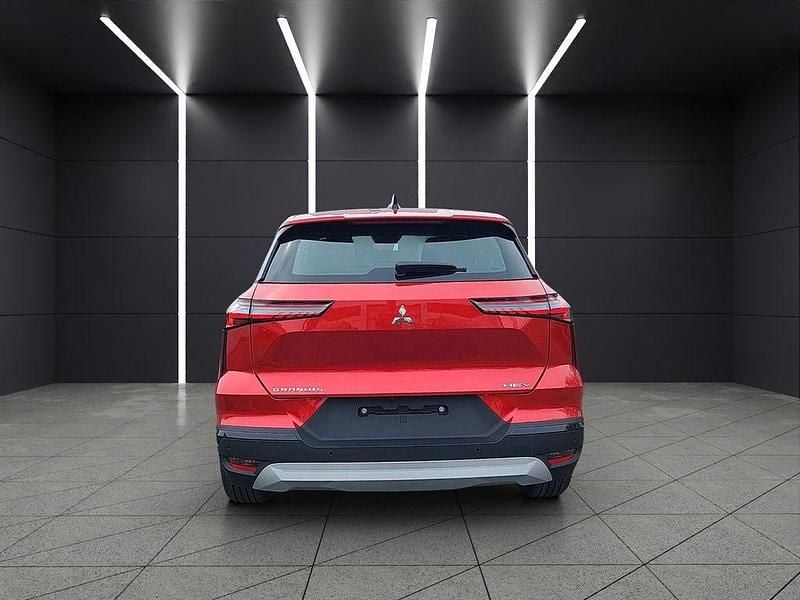 Neu Mitsubishi Grandis Plus 158 PS (116 kW) 2026 Rot SUV