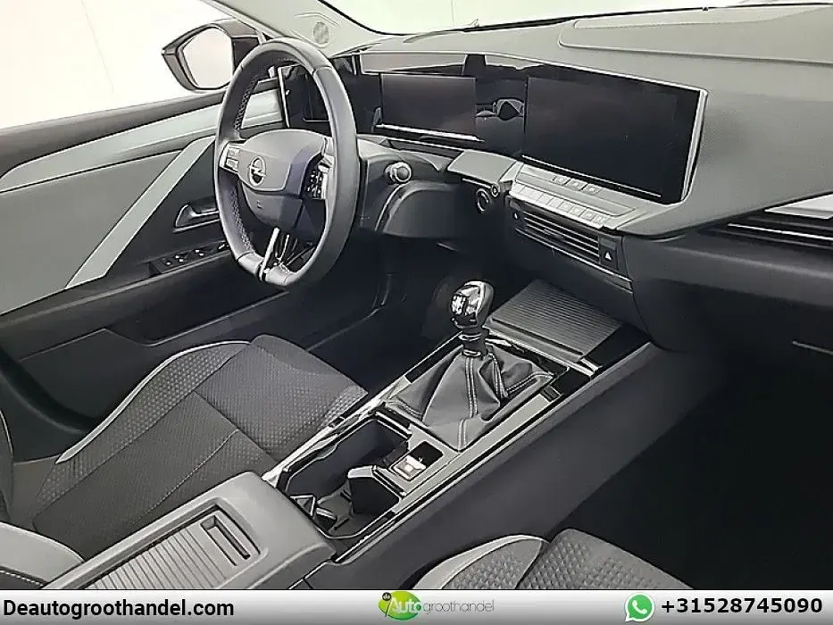 Używany Opel Astra 110 KM (80 kW) 2023 Szary Hatchback
