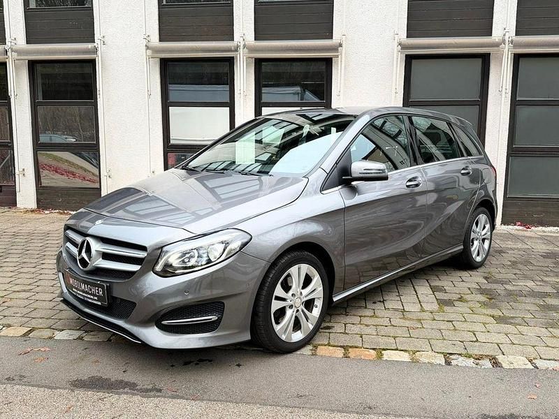 Gebraucht Mercedes B200 Urban 136 PS (100 kW) 2015 Grau Van / Kleinbus