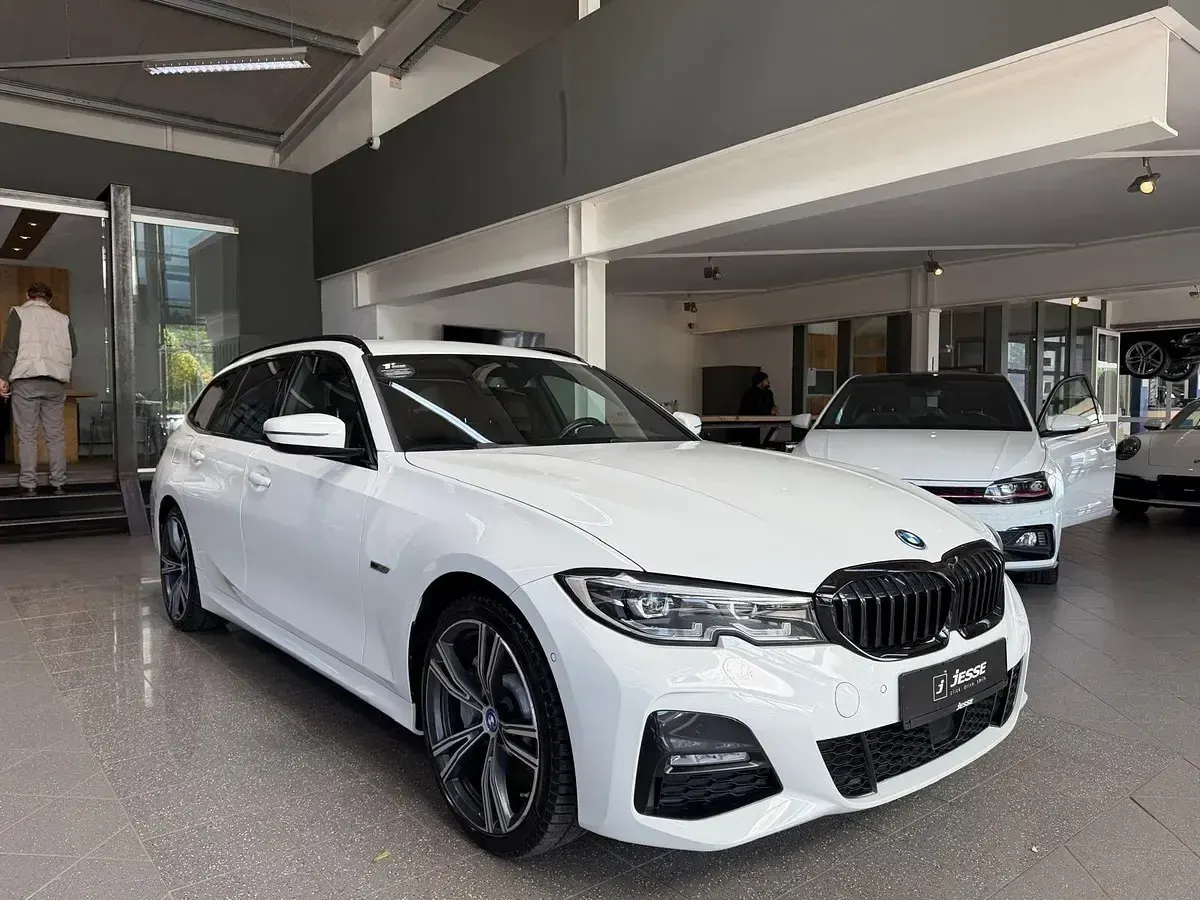 Gebraucht BMW 330 Shadowline 252 PS (185 kW) 2022 Weiß