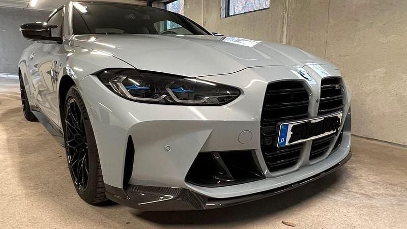 Grau Gebraucht 2022 BMW M4 Competition Edition Coupé | 79.000 € (Etwas zu teuer) - Bild 1/4