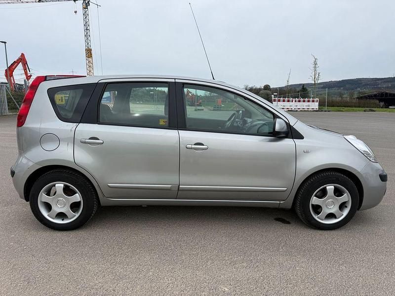 Gebraucht Nissan Note Acenta 110 PS (80 kW) 2006 Silber Kleinwagen