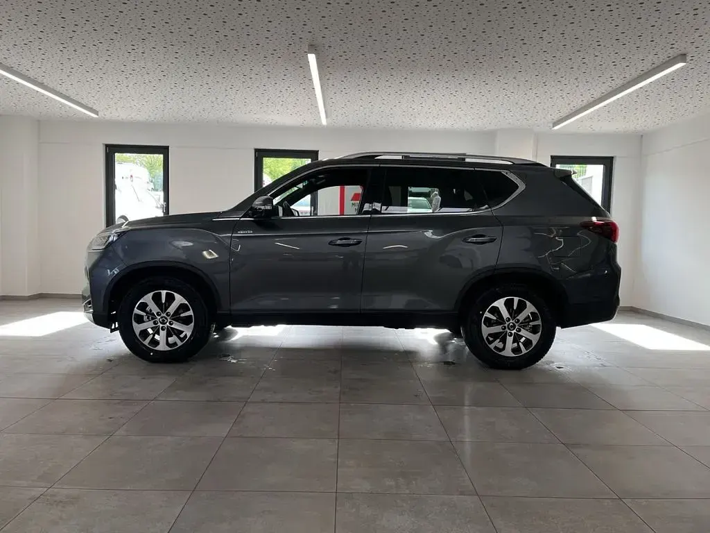 Neu SsangYong Rexton 201 PS (147 kW) 2025 Grau SUV