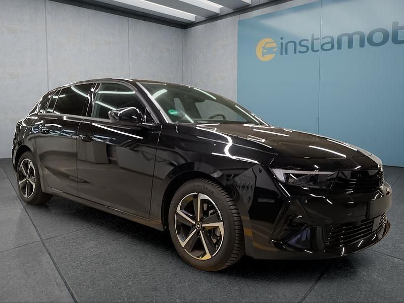 Gebraucht Opel Astra 131 PS (96 kW) 2025 Schwarz Limousine
