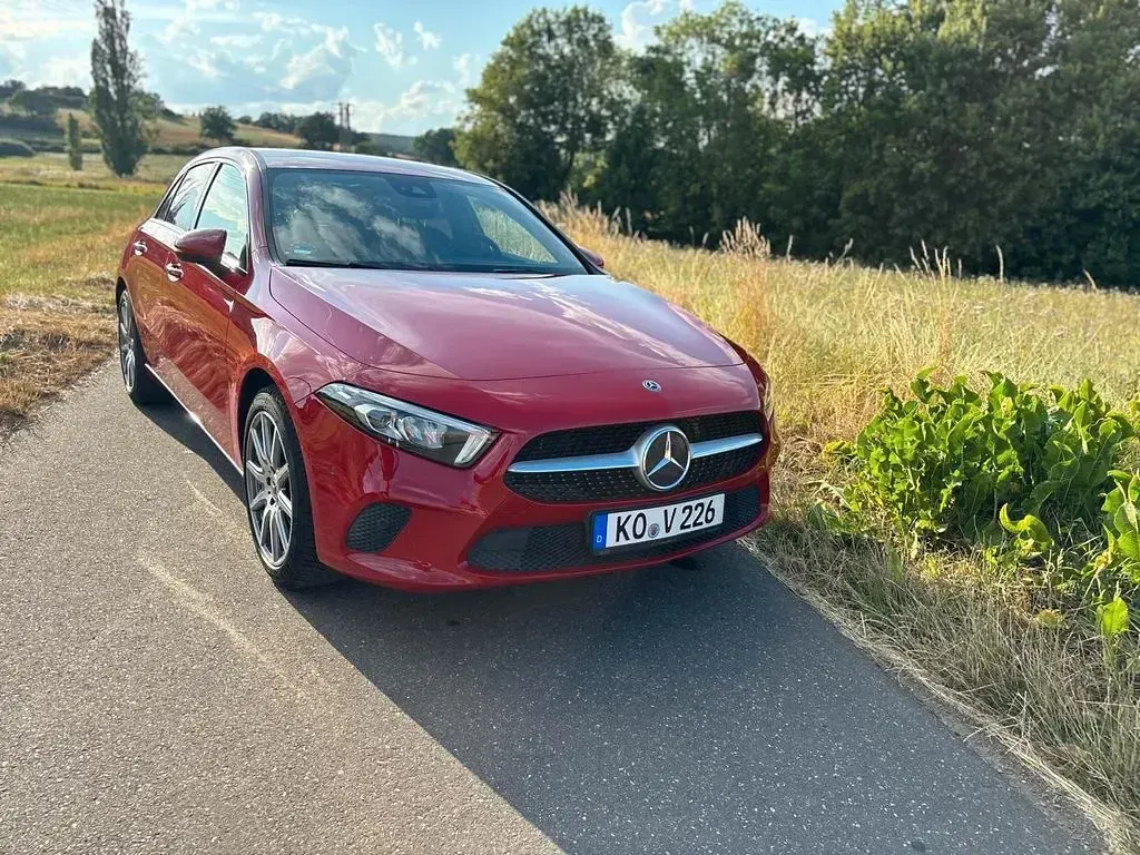 Gebraucht Mercedes 220 190 PS (139 kW) 2017 Rot Kleinwagen