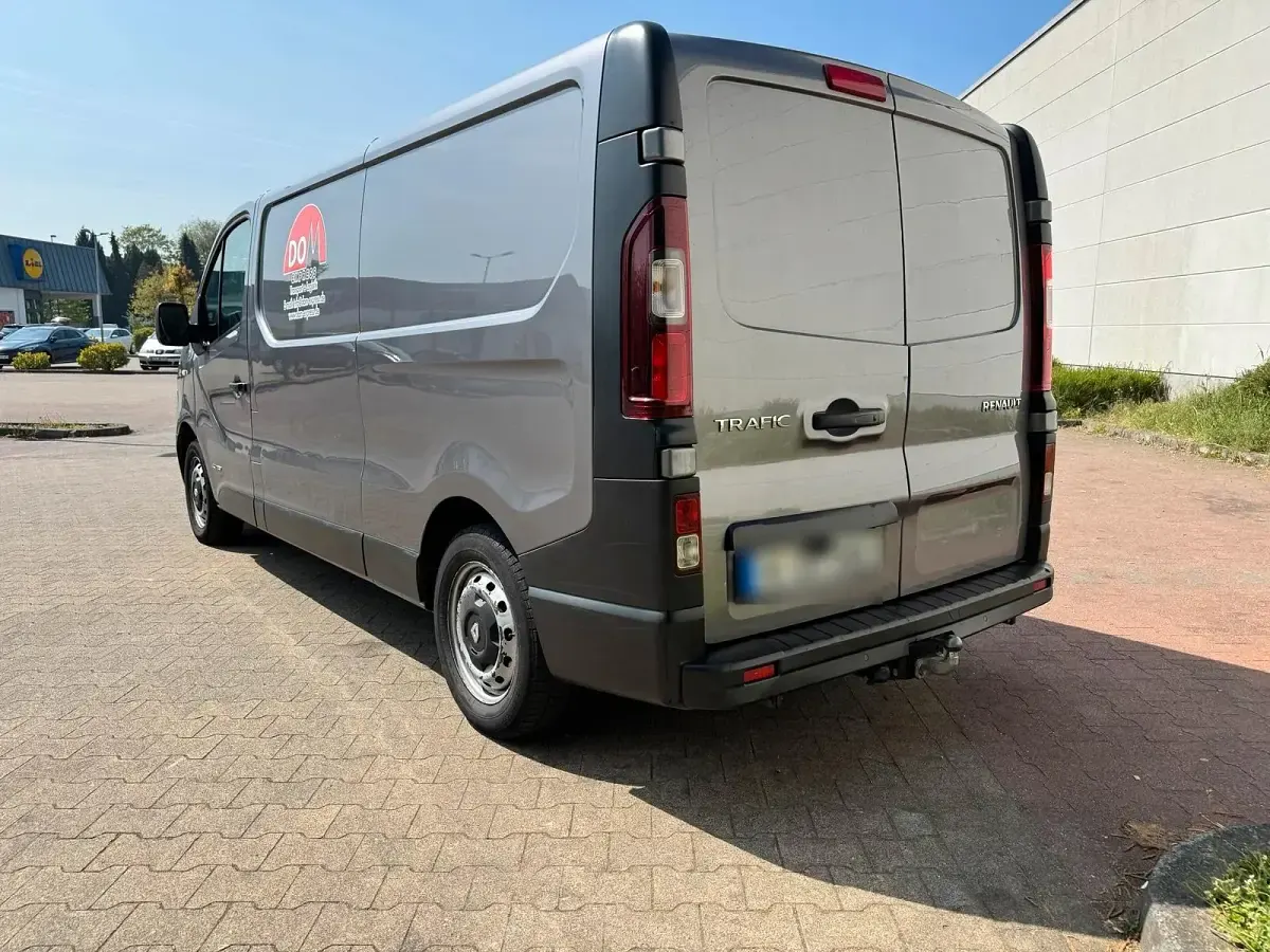 Usata Renault Trafic 120 CV (88 kW) 2016 Grigio Monovolume