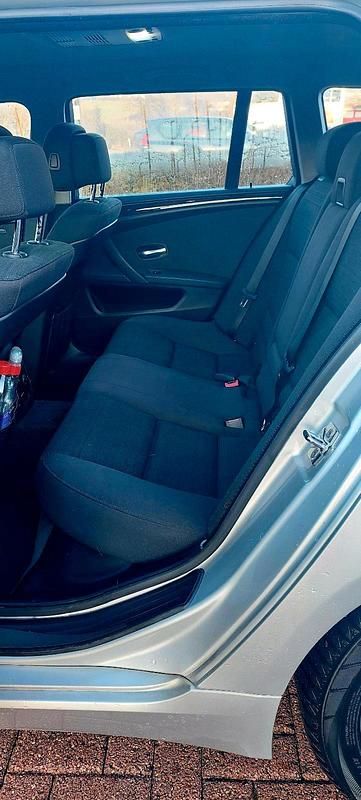 Gebraucht BMW 523 190 PS (139 kW) 2008 Silber Kombi