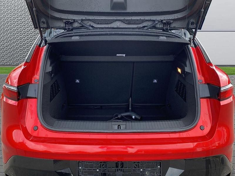 Gebraucht Renault Megane E-Tech Techno 160 kW (218 PS) 2024 Rot Limousine