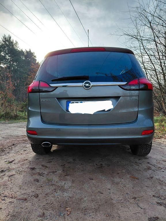 Grau Gebraucht 2017 Opel Zafira Business Edition Van / Kleinbus | 11.900 € (Etwas zu teuer) - Bild 1/4