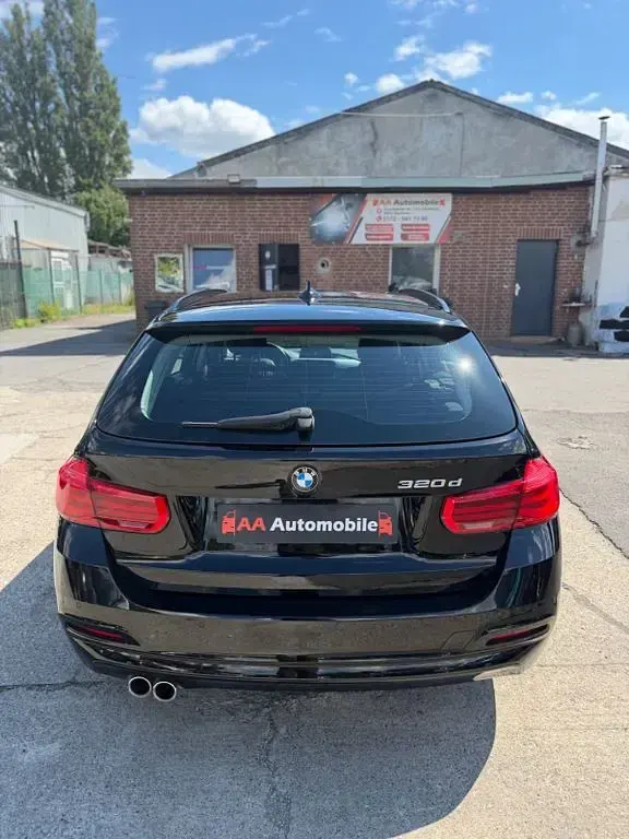 Gebraucht BMW 320 Advantage 190 PS (139 kW) 2019 Schwarz Kombi