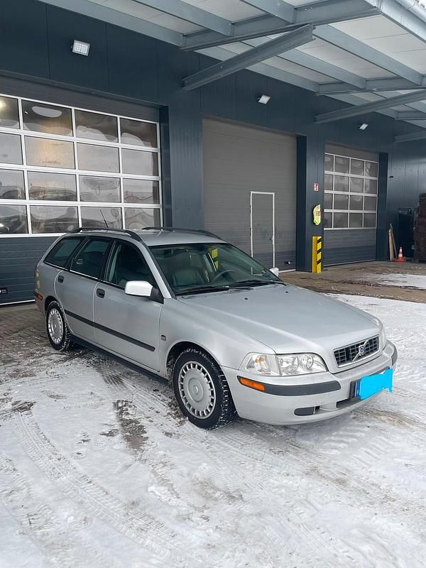 Gebraucht Volvo V40 101 PS (74 kW) 2003 Grau Kombi